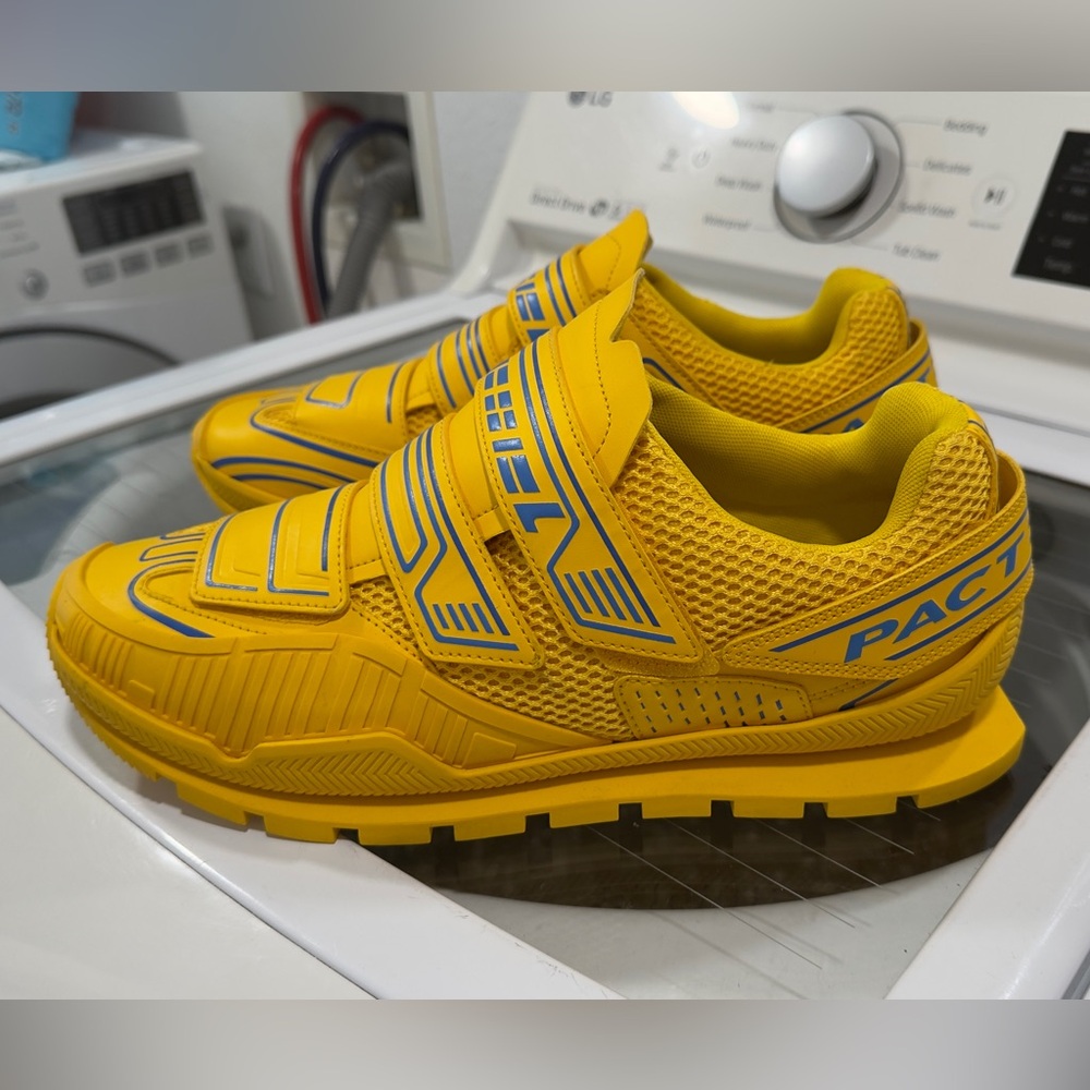 Pact men DIESEL  Vibrant Yellow Sneakers